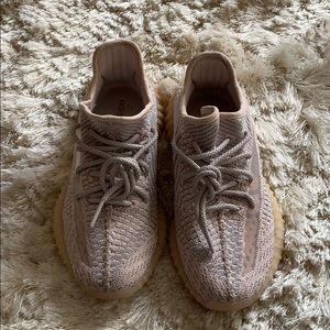 Yeezy Boost 350 “synth” size 5.5 (non-reflective)